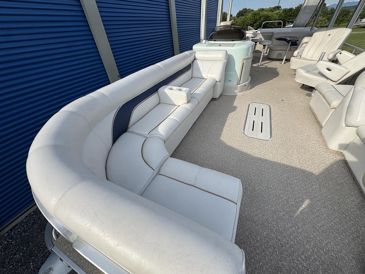 Used 2005 Premier 310 Boundary Waters UD