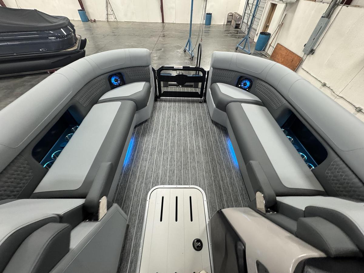 2026 Premier 250 Solaris RL