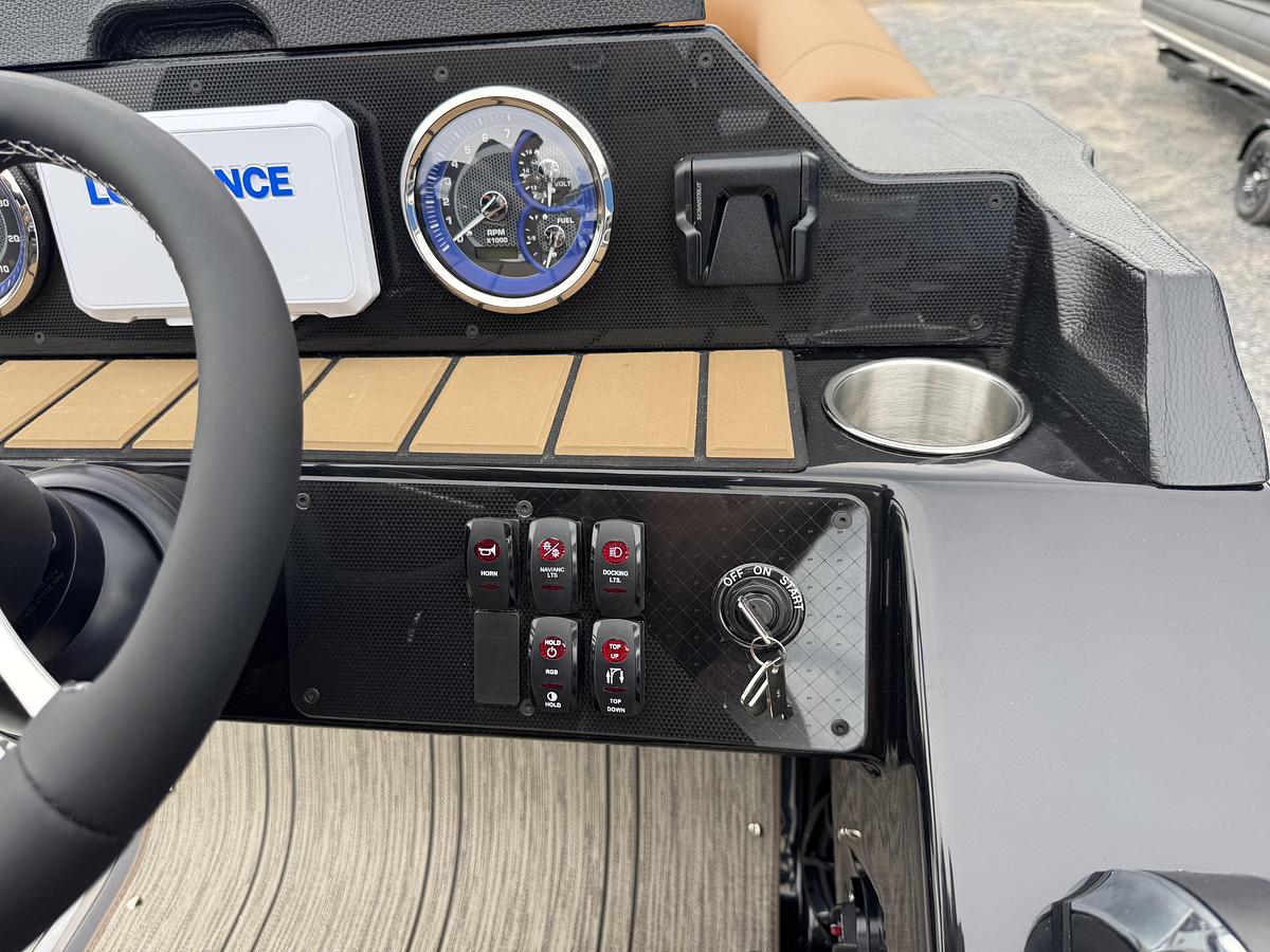 2026 Premier 230 SunSation Angler