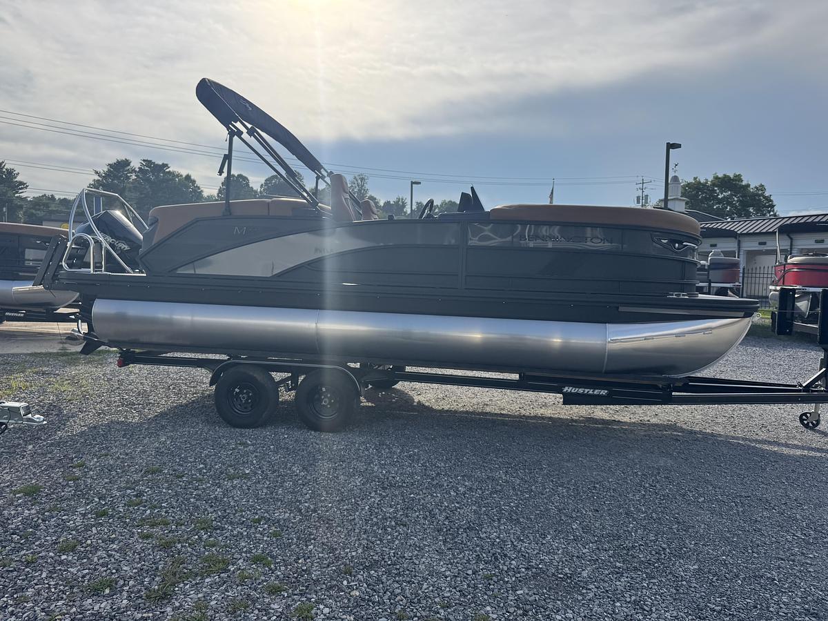2027 Bennington 22 MFB