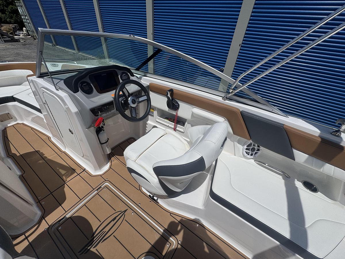 Used 2023 Chaparral 23 SSI Outboard