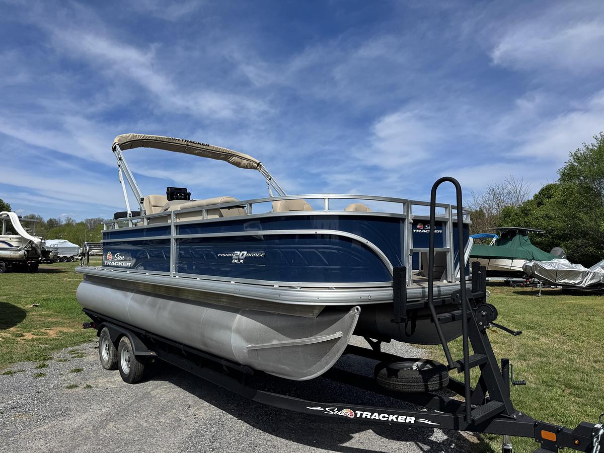 Used Sun Tracker 20 DLX Fishing Barge