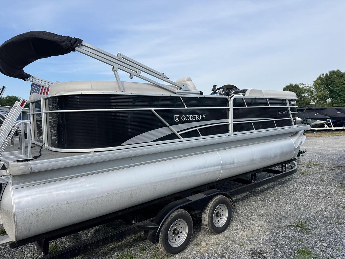 Used 2023 Godfrey Sweetwater Experience 2286 SBX