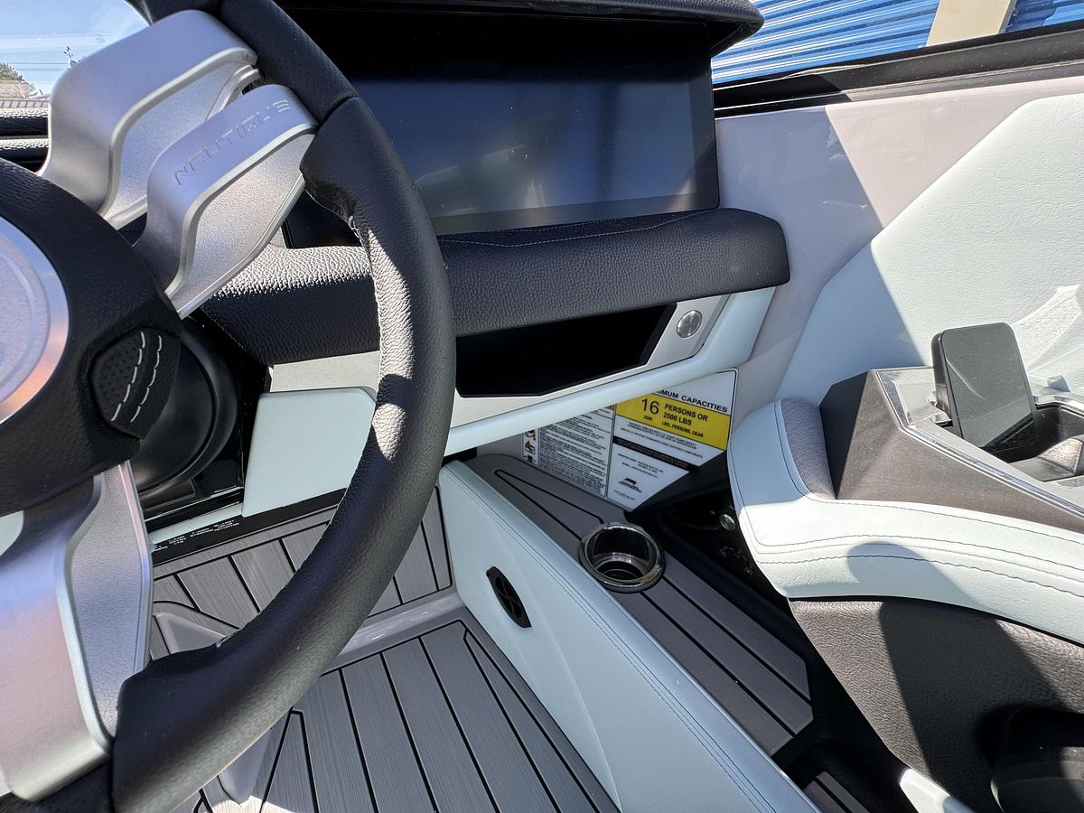 Used 2025 Nautique Super Air G G23