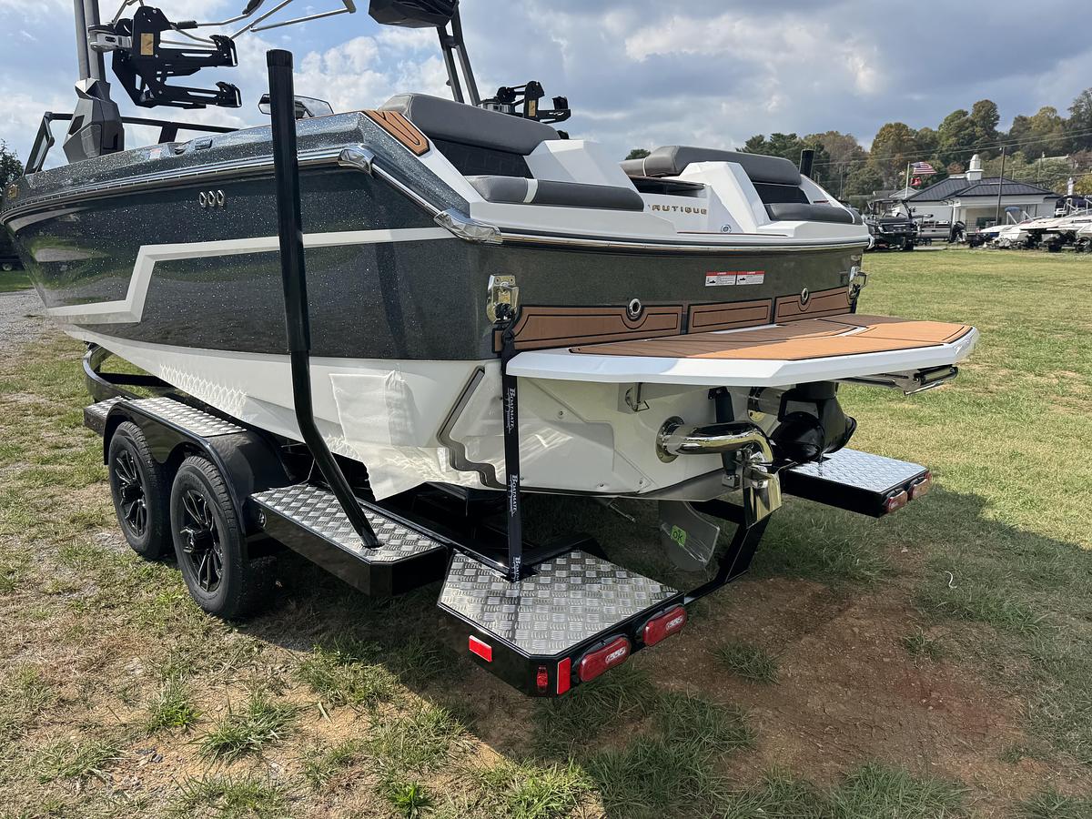 2027 Nautique Super Air GS22