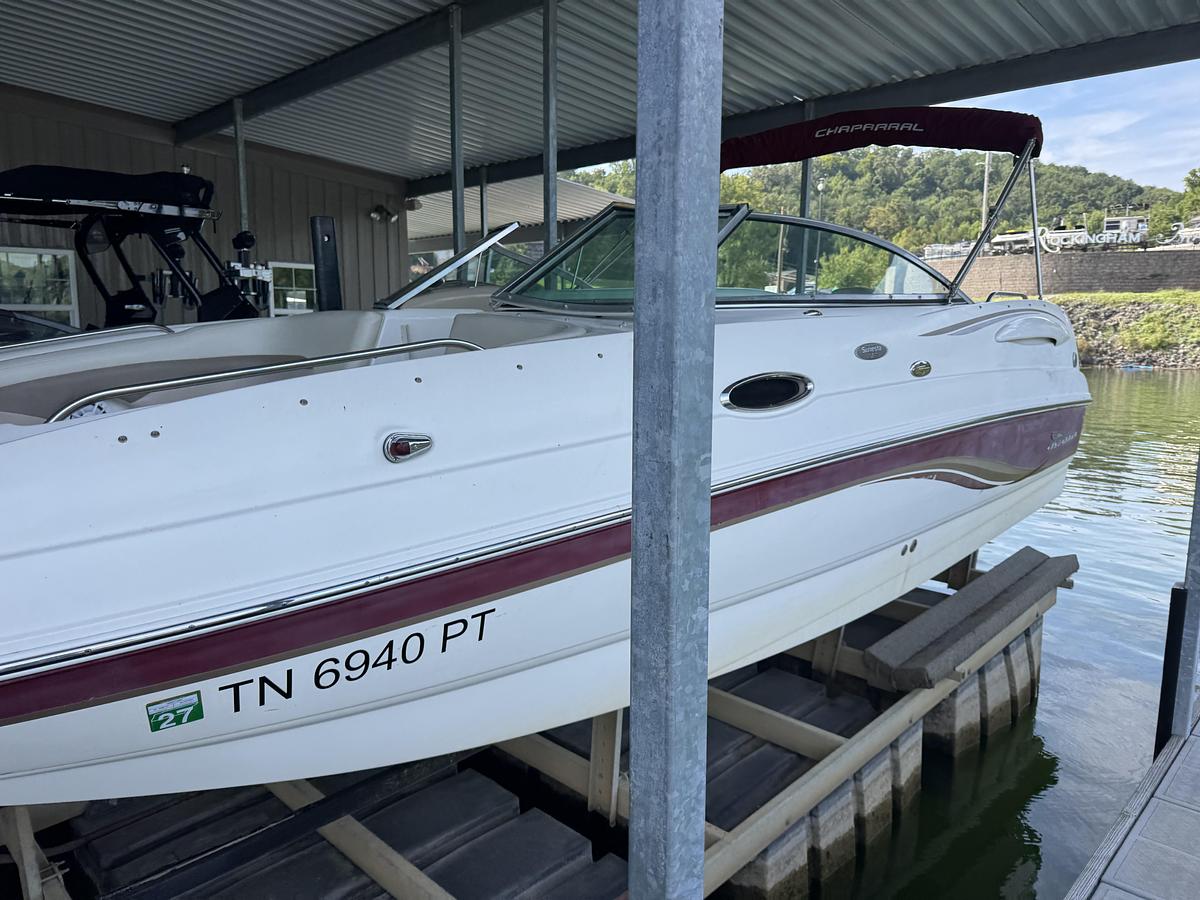Used 2004 Chaparral 236 Sunesta