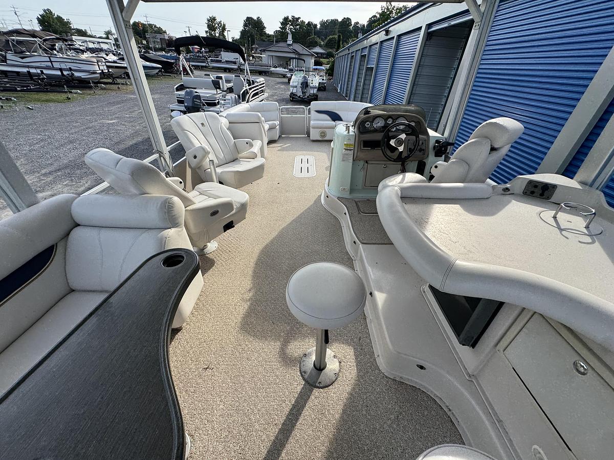 Used 2005 Premier 310 Boundary Waters UD