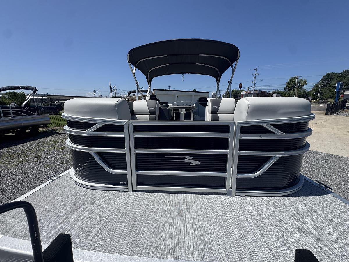 2026 Bennington 22 SSR - Tritoon