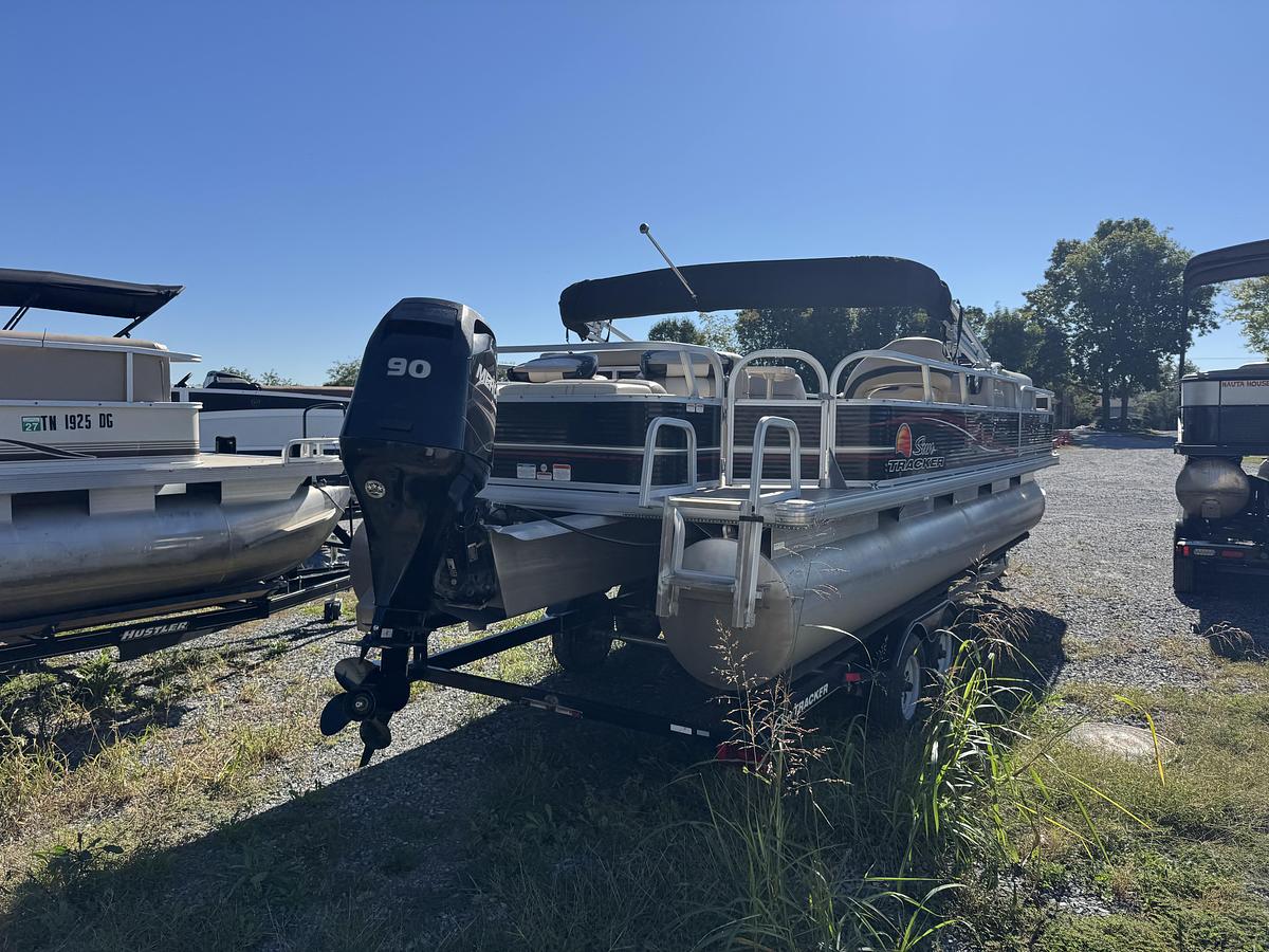 Used 2013 Sun Tracker Fishing Barge 24 DLX