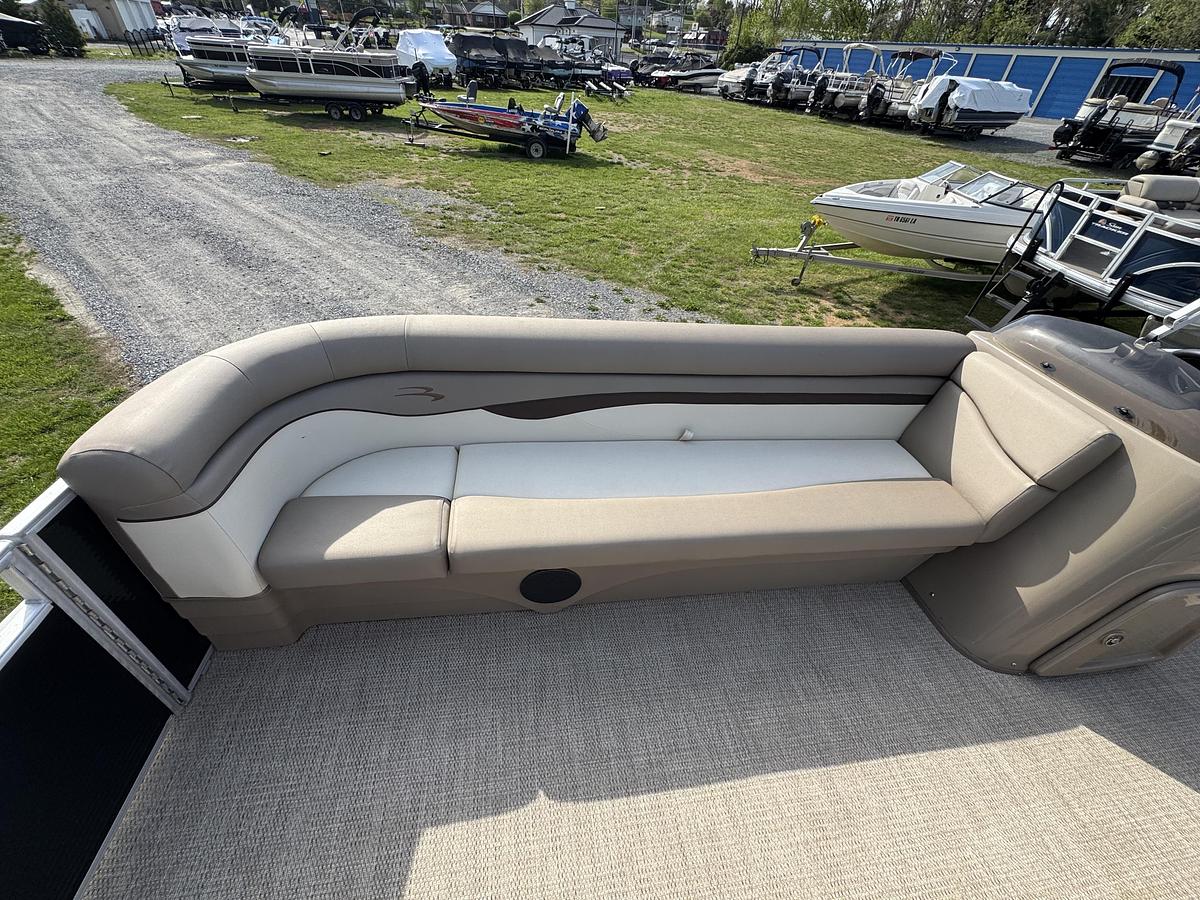 2019 Bennington 22 SL