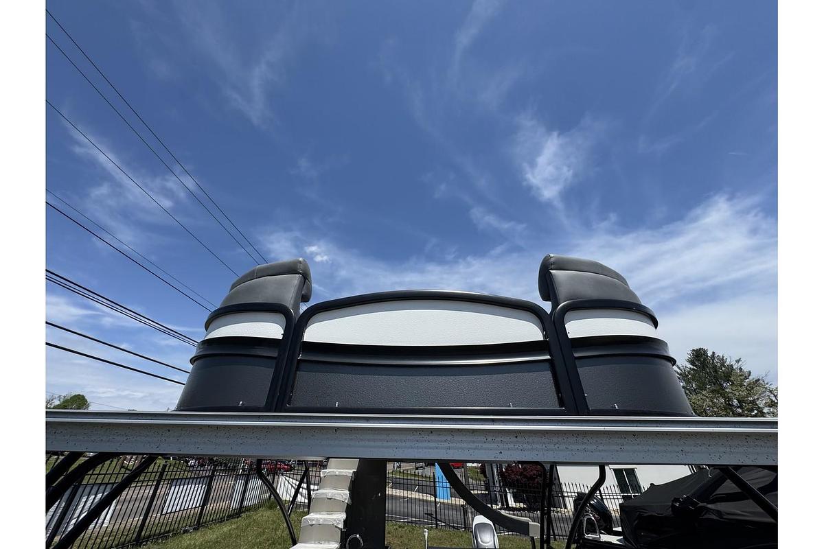 2025 Premier Escalante 330