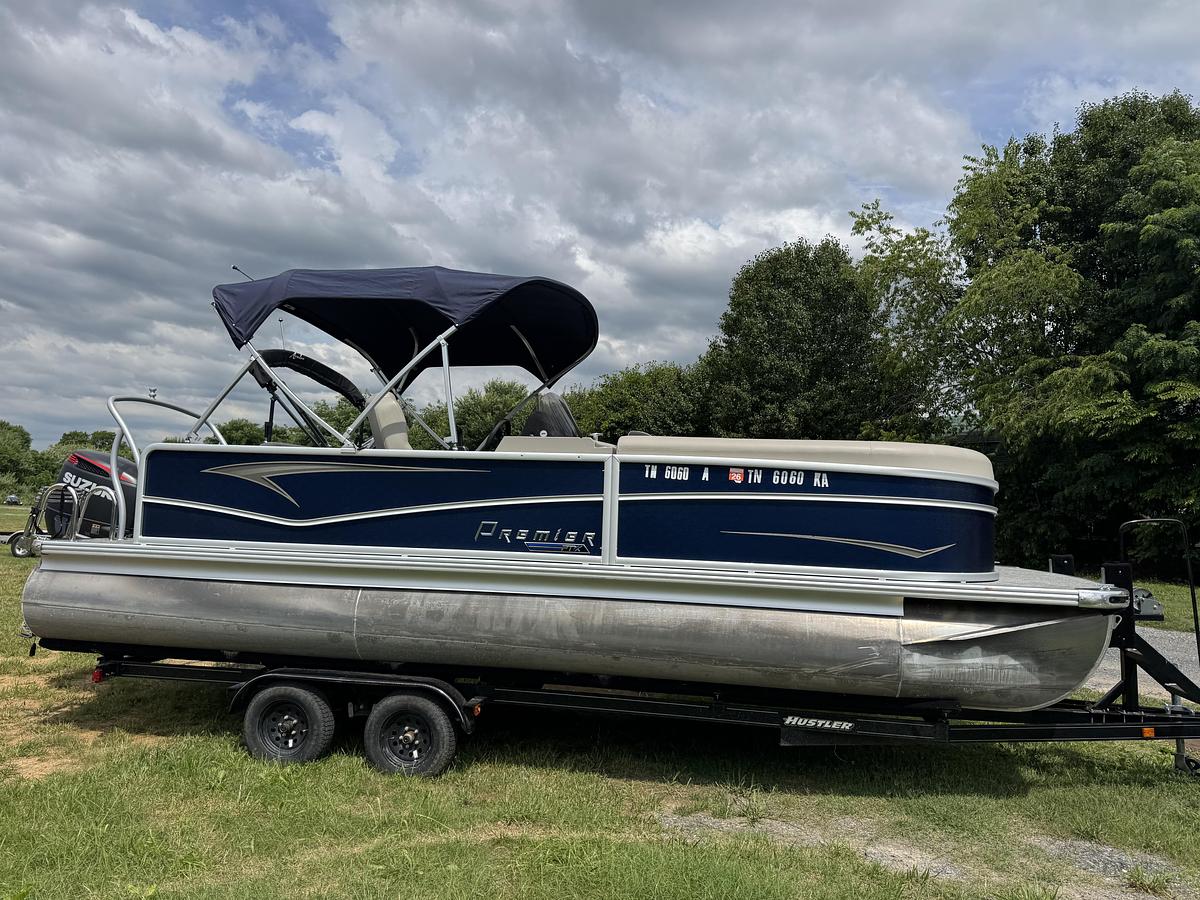 Used 2022 Premier Sunspree RE 230 CL