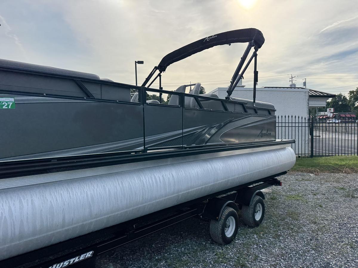 Used 2021 Avalon Venture 2280 QL