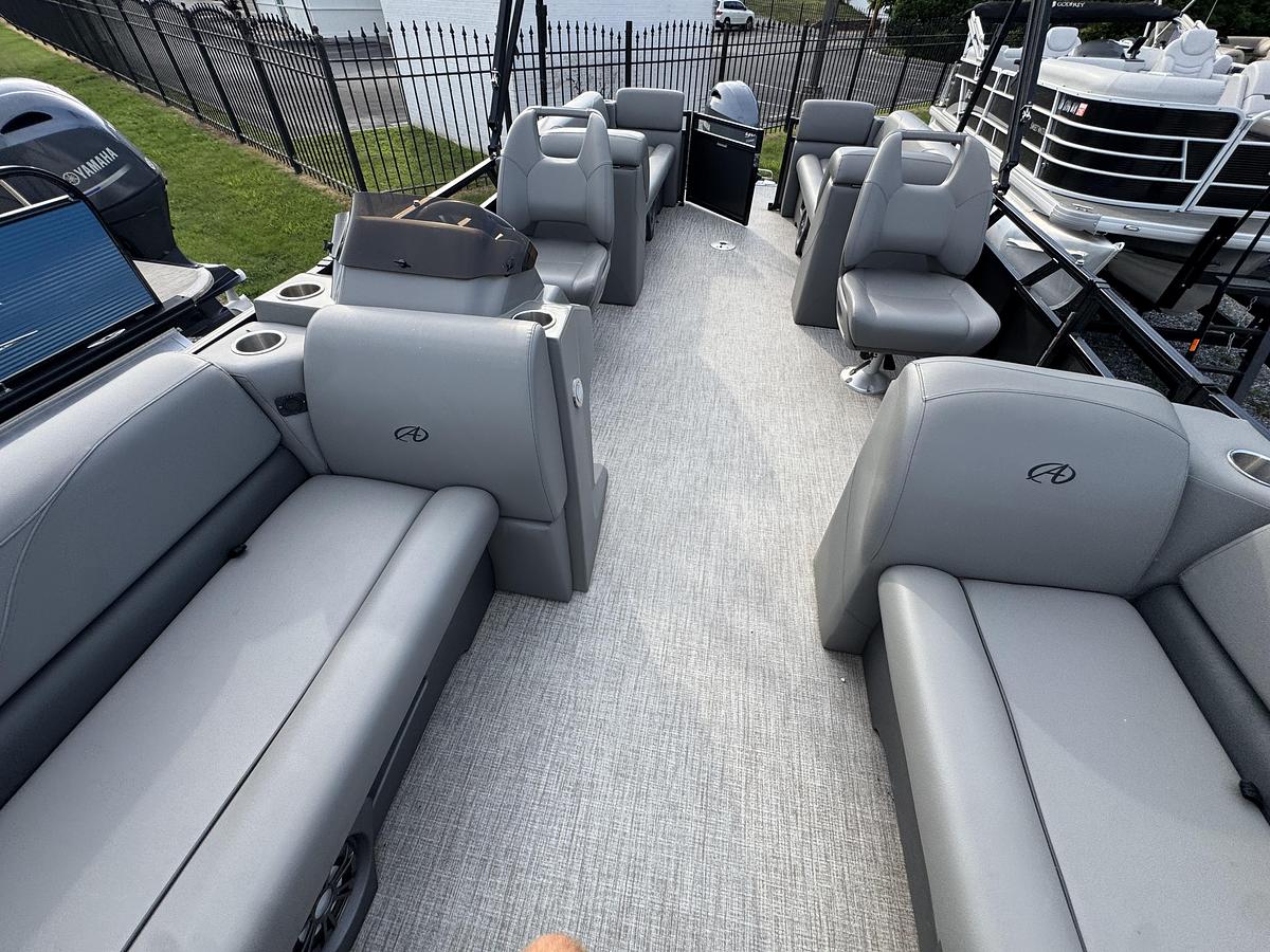Used 2021 Avalon Venture 2280 QL