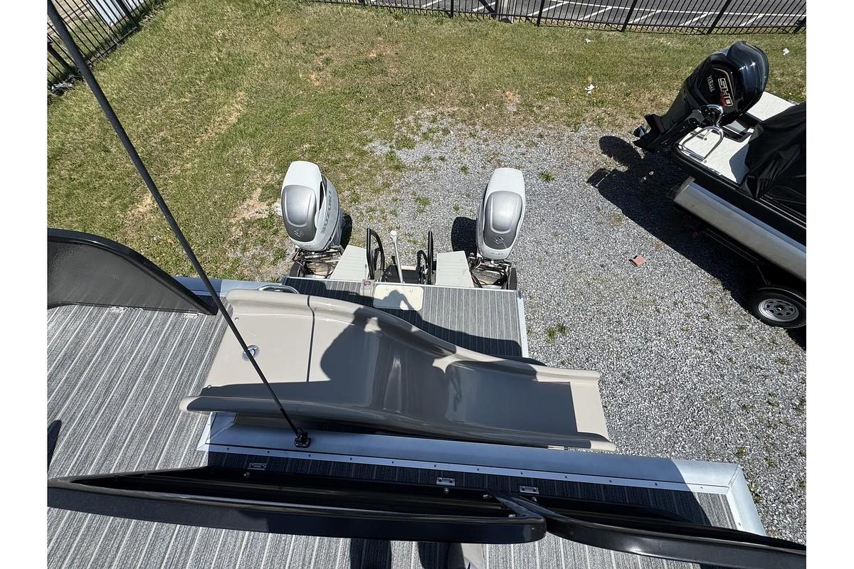 2025 Premier Escalante 330