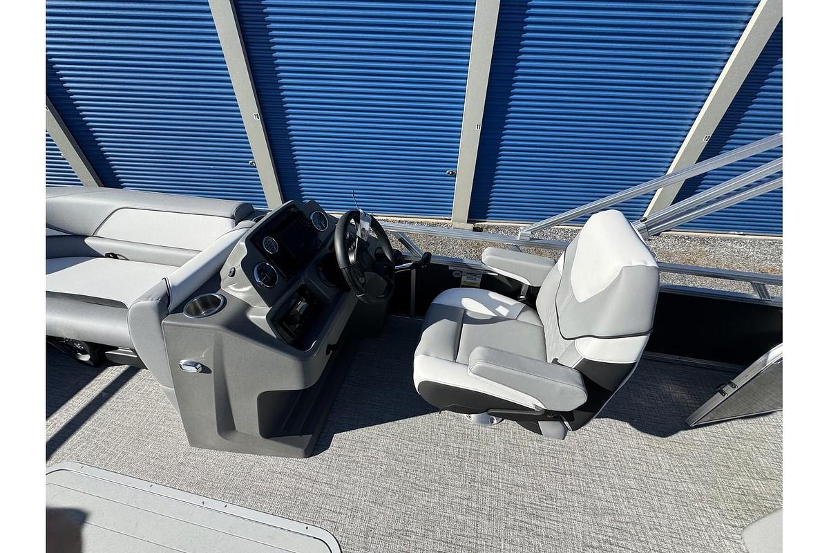 2025 Avalon Venter 85 Versatile Rear Bench