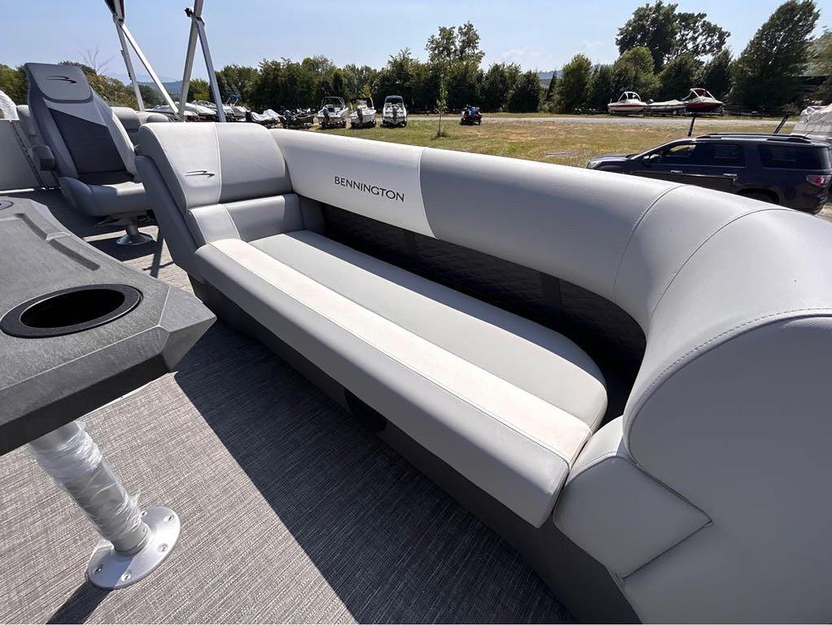 2025 Bennington 22 SSR-SPS
