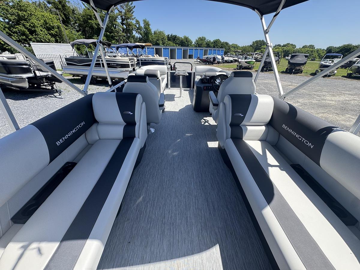 2026 Bennington 22 SSR - Tritoon