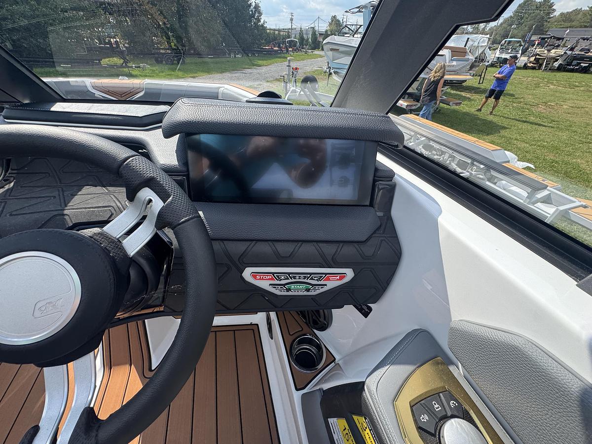 2027 Nautique Super Air GS22