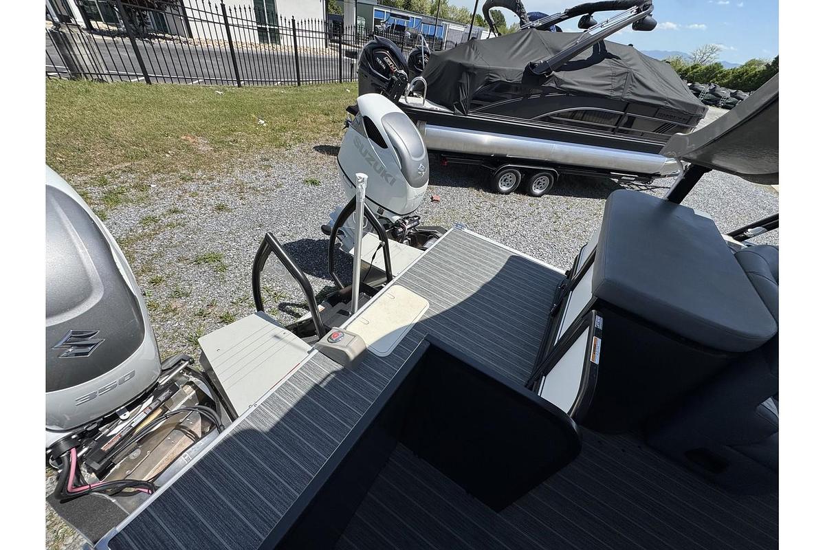 2025 Premier Escalante 330