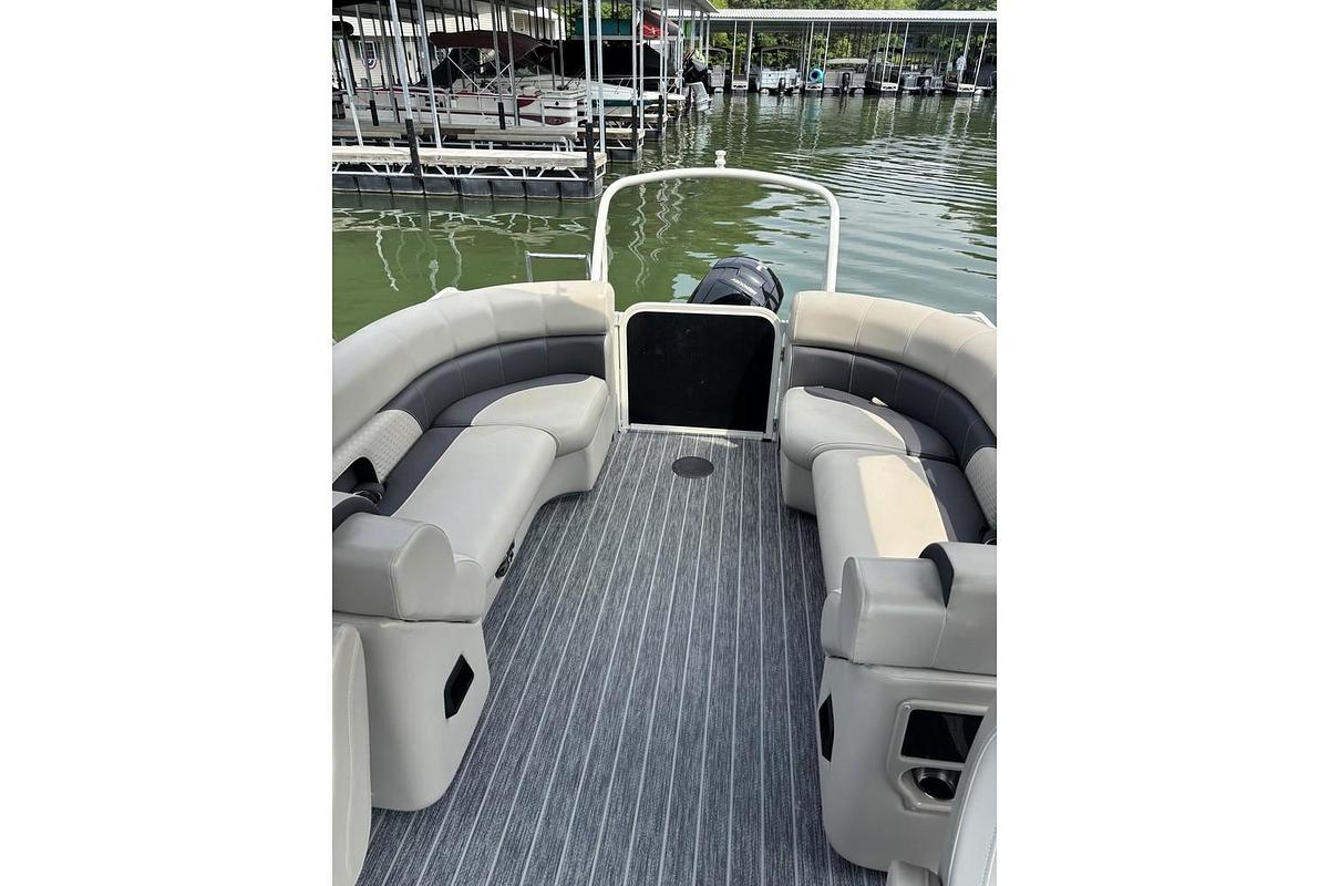 Used 2022 Premier Sunsation RF 230 CL