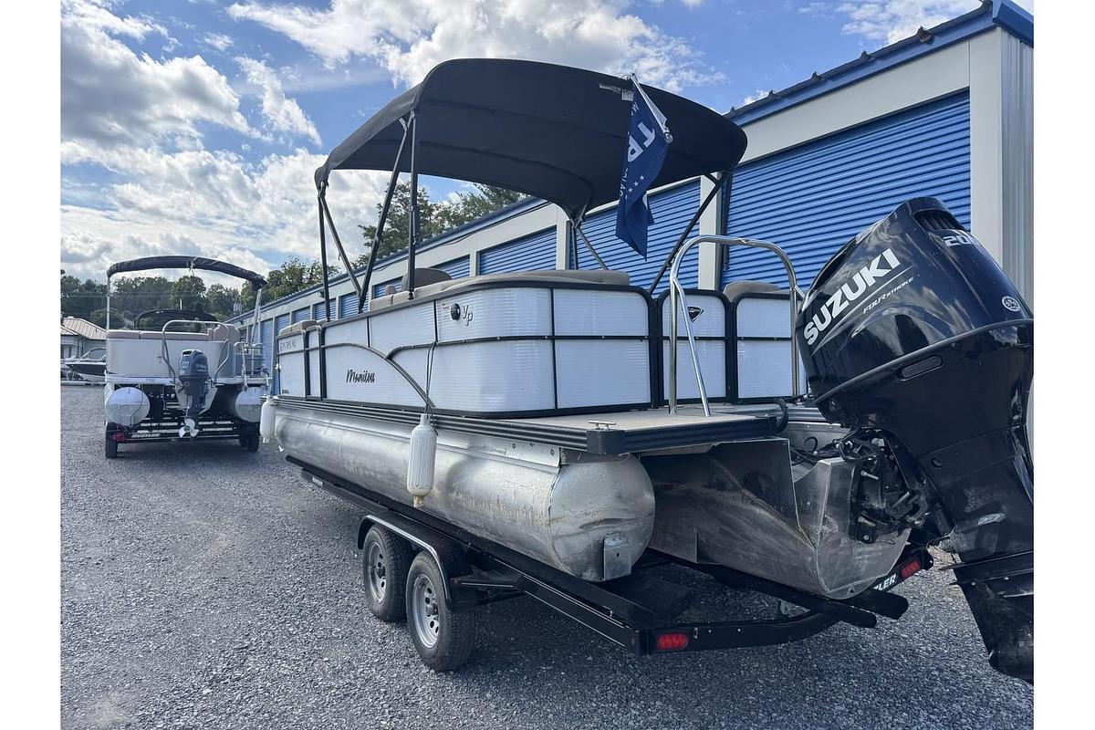 Used 2022 Manitou 23 Aurora LE RF VP II