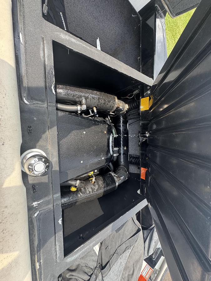 Used 2012 Malibu Wakesetter LSV