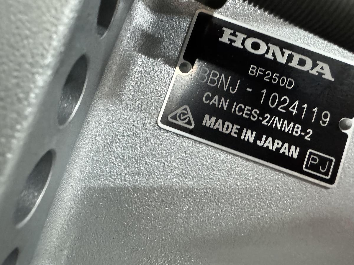 2026 Avalon 23 LSZ QLS