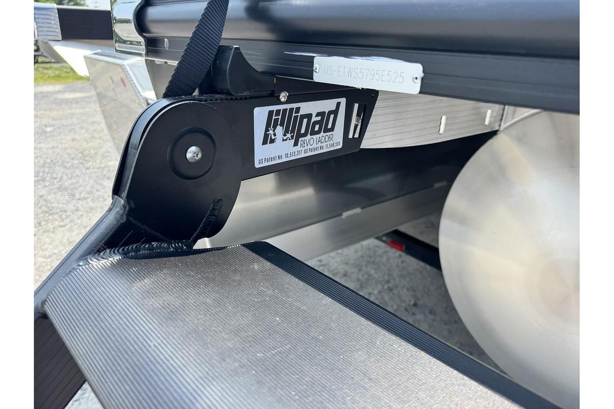 2025 Bennington 24 MFB