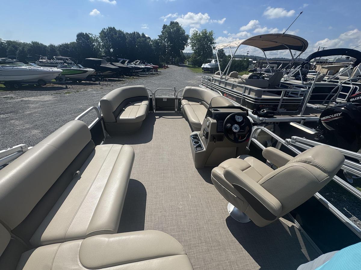 Used 2024 Sun Tracker Party Barge 16 DLX
