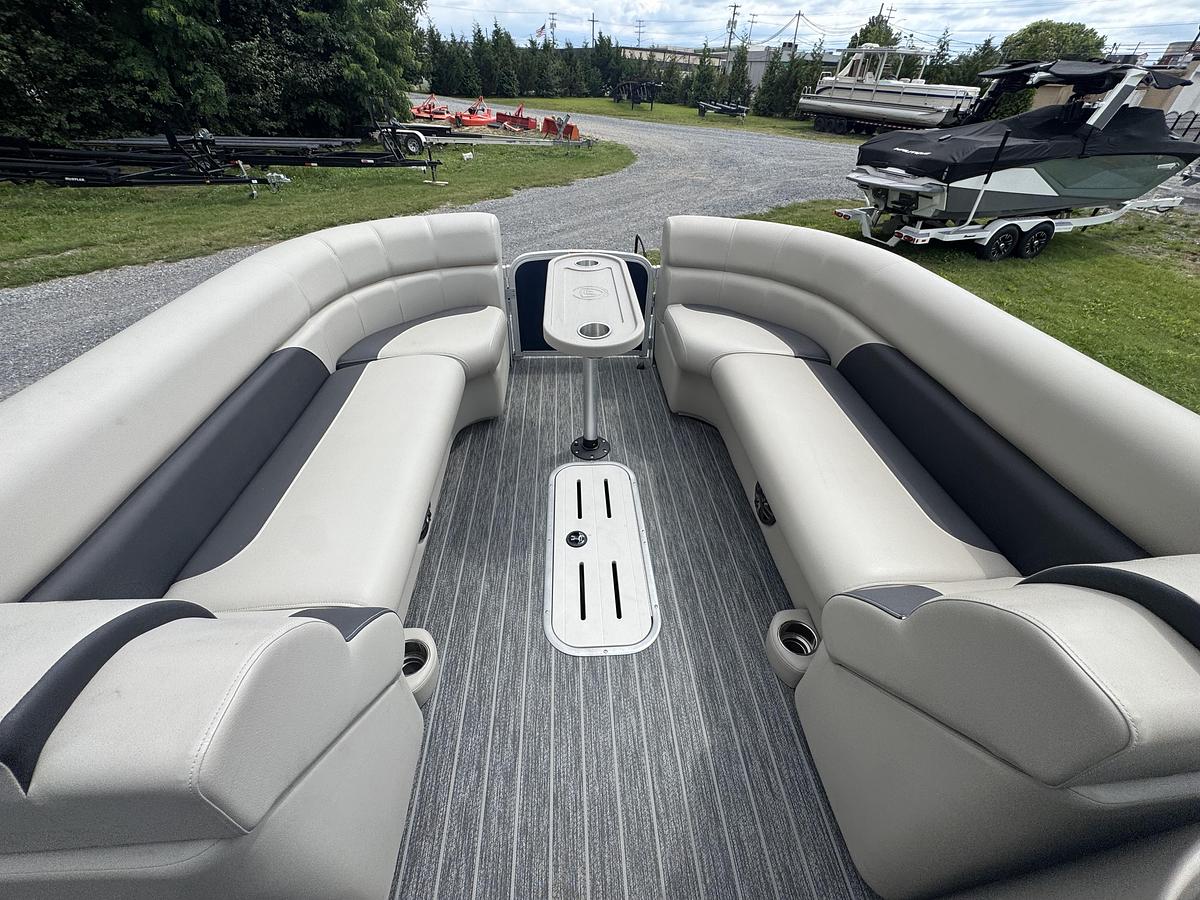 Used 2022 Premier Sunspree RE 230 CL