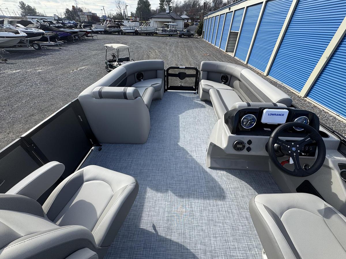 Used 2026 Premier 220 SunScape RE