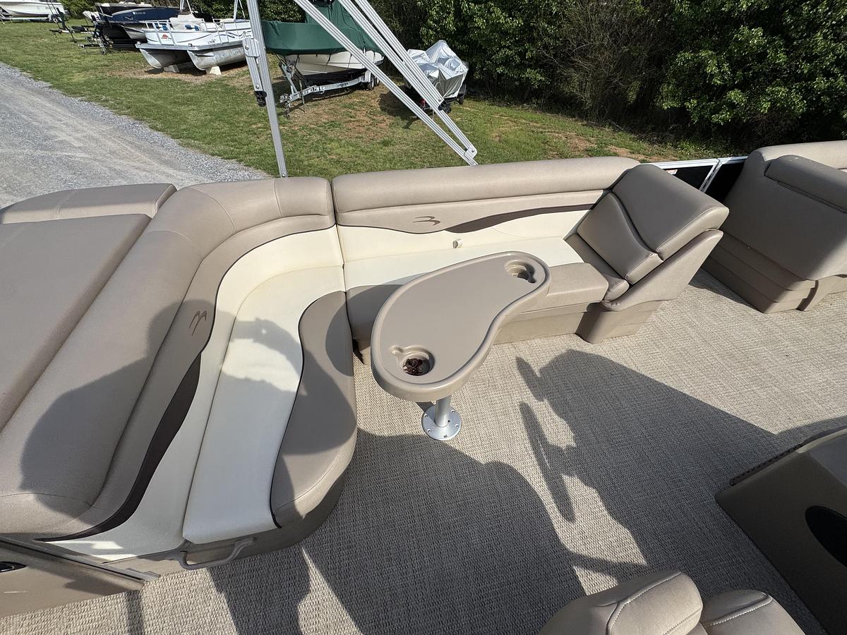 2019 Bennington 22 SL