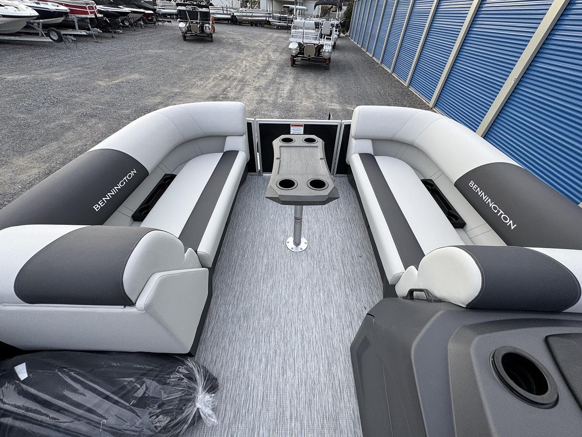 2026 Bennington 22 SSR-Tritoon
