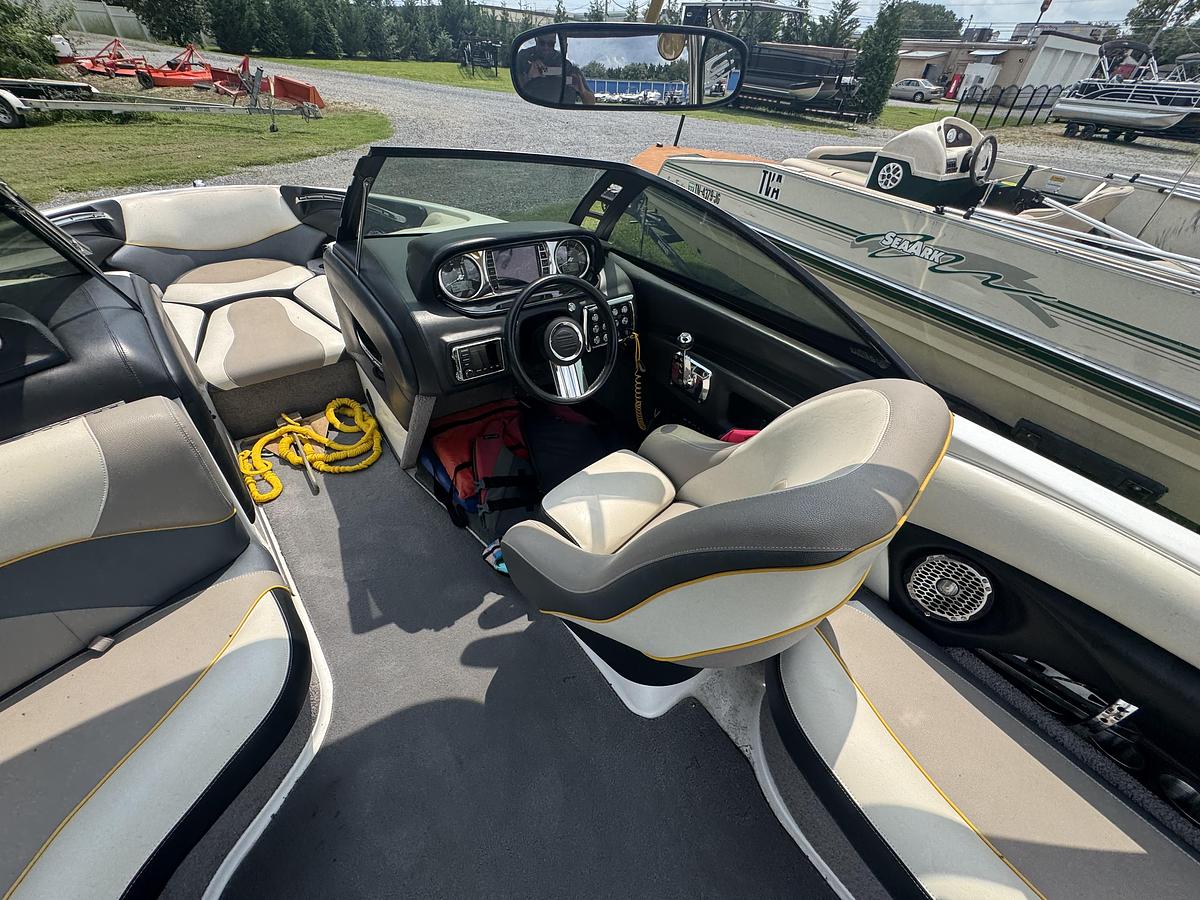 Used 2012 Malibu Wakesetter LSV
