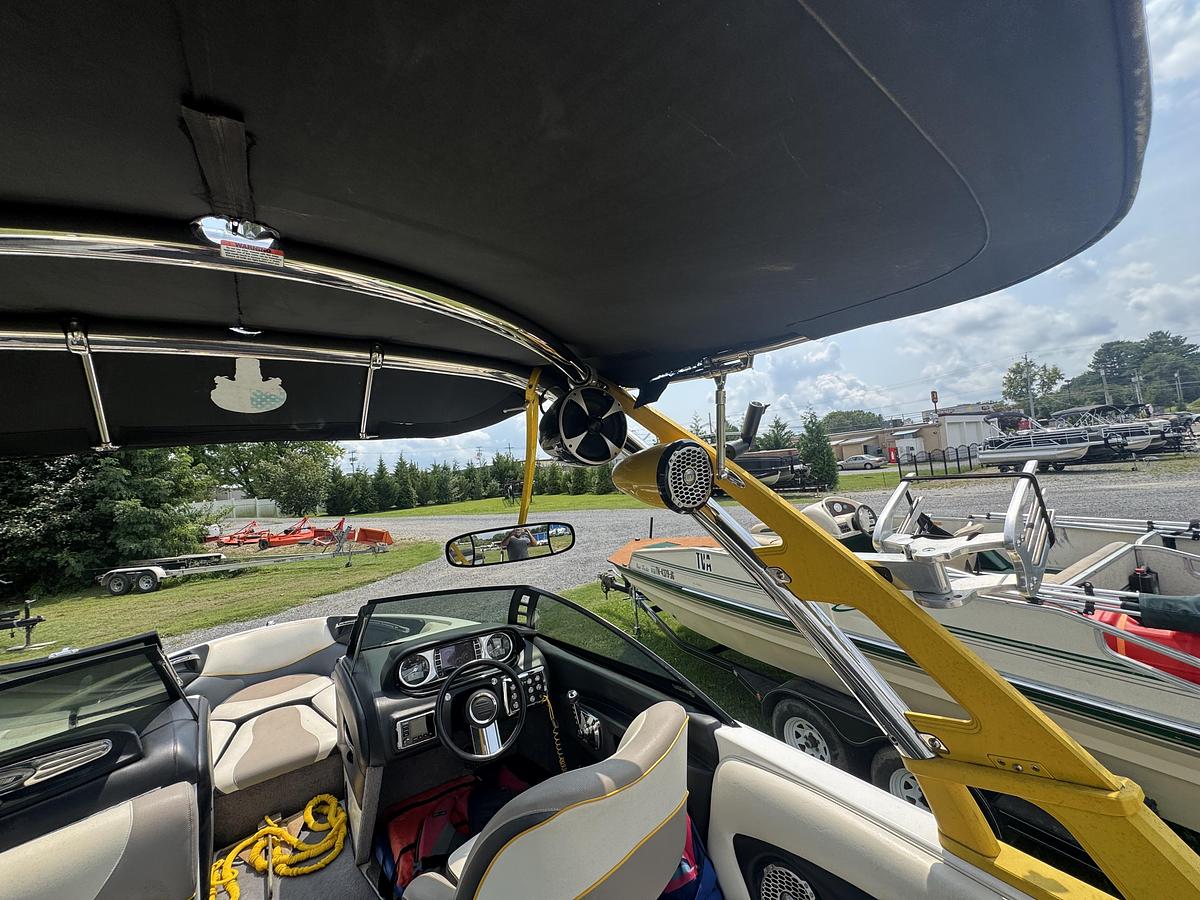 Used 2012 Malibu Wakesetter LSV