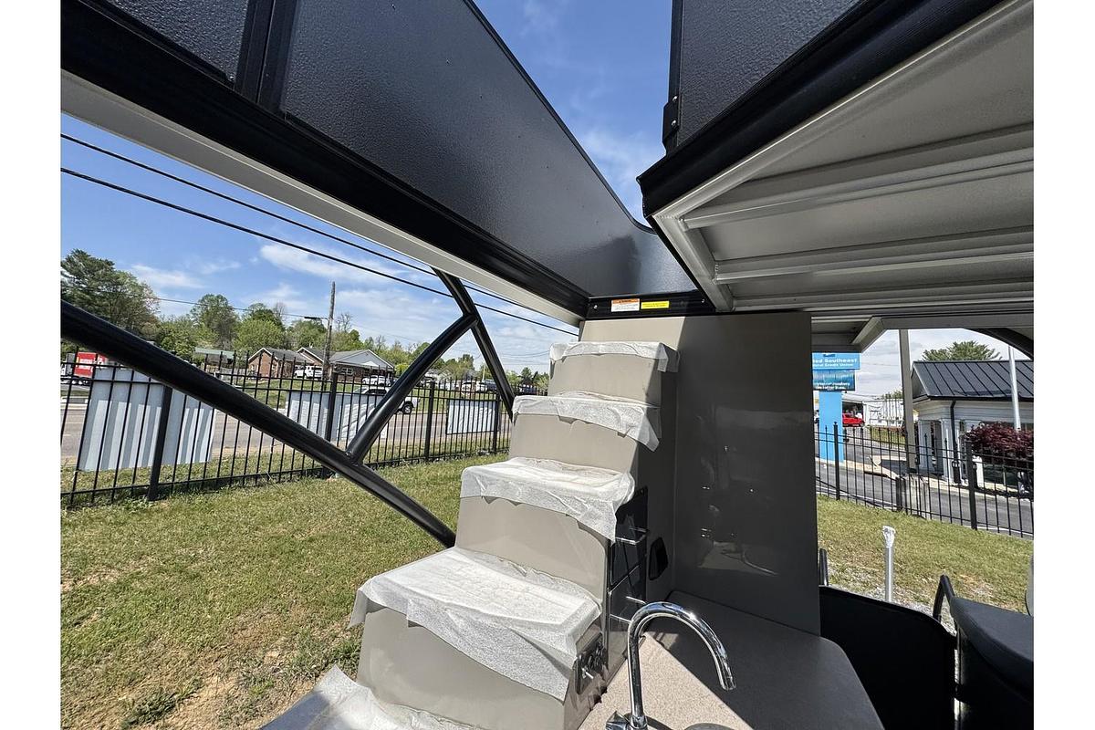 2025 Premier Escalante 330