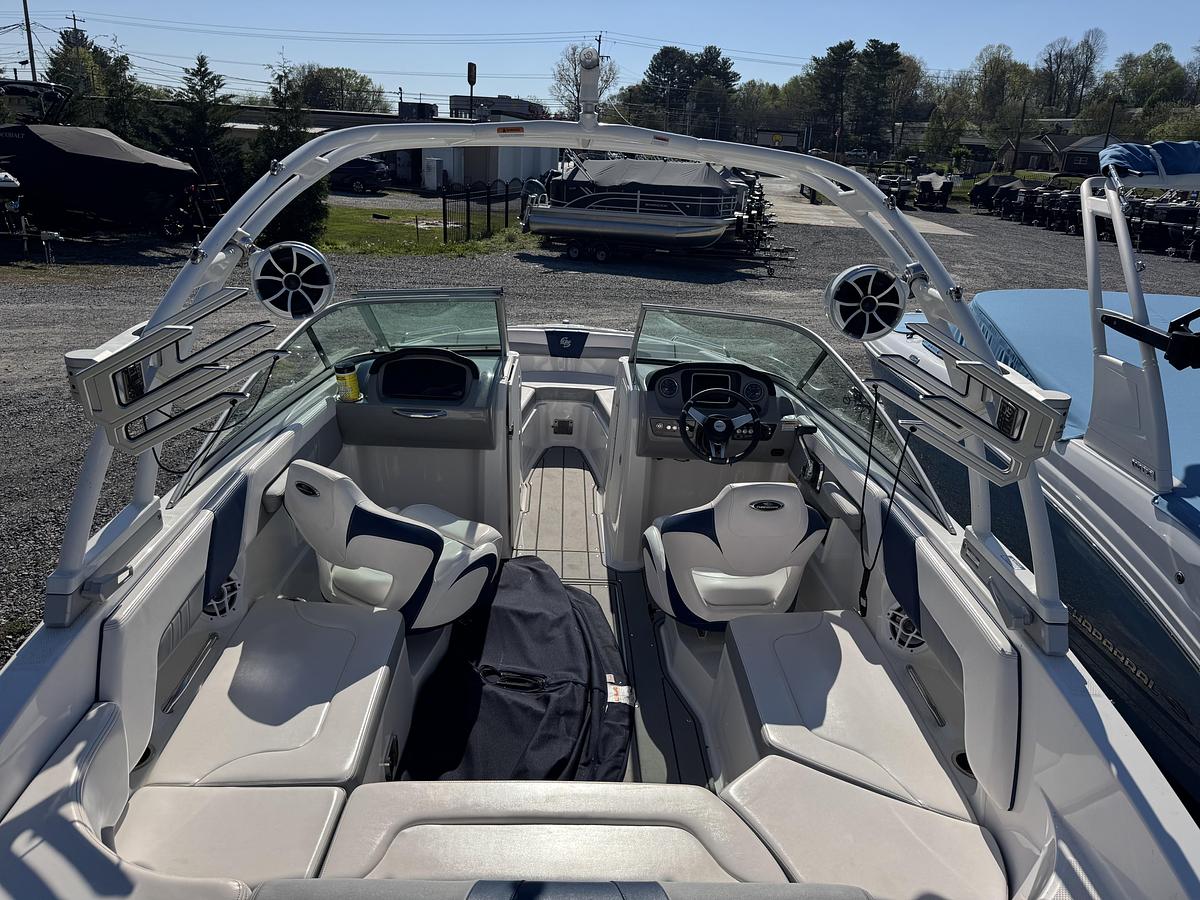 Used 2021 Chaparral 23 Surf