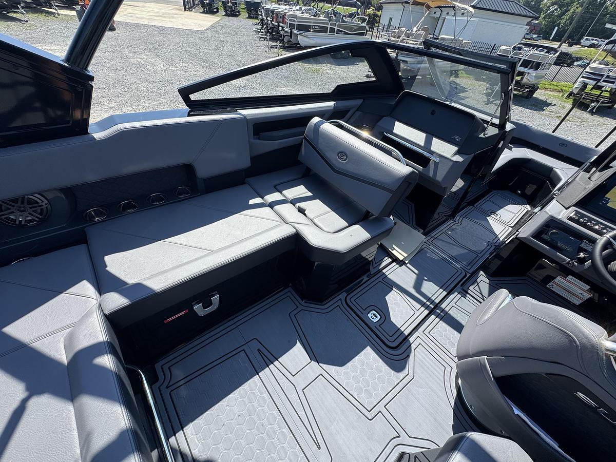 2026 Cobalt R4 Surf