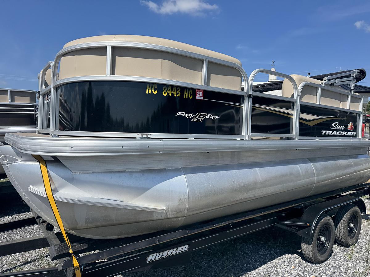 Used 2024 Sun Tracker Party Barge 16 DLX