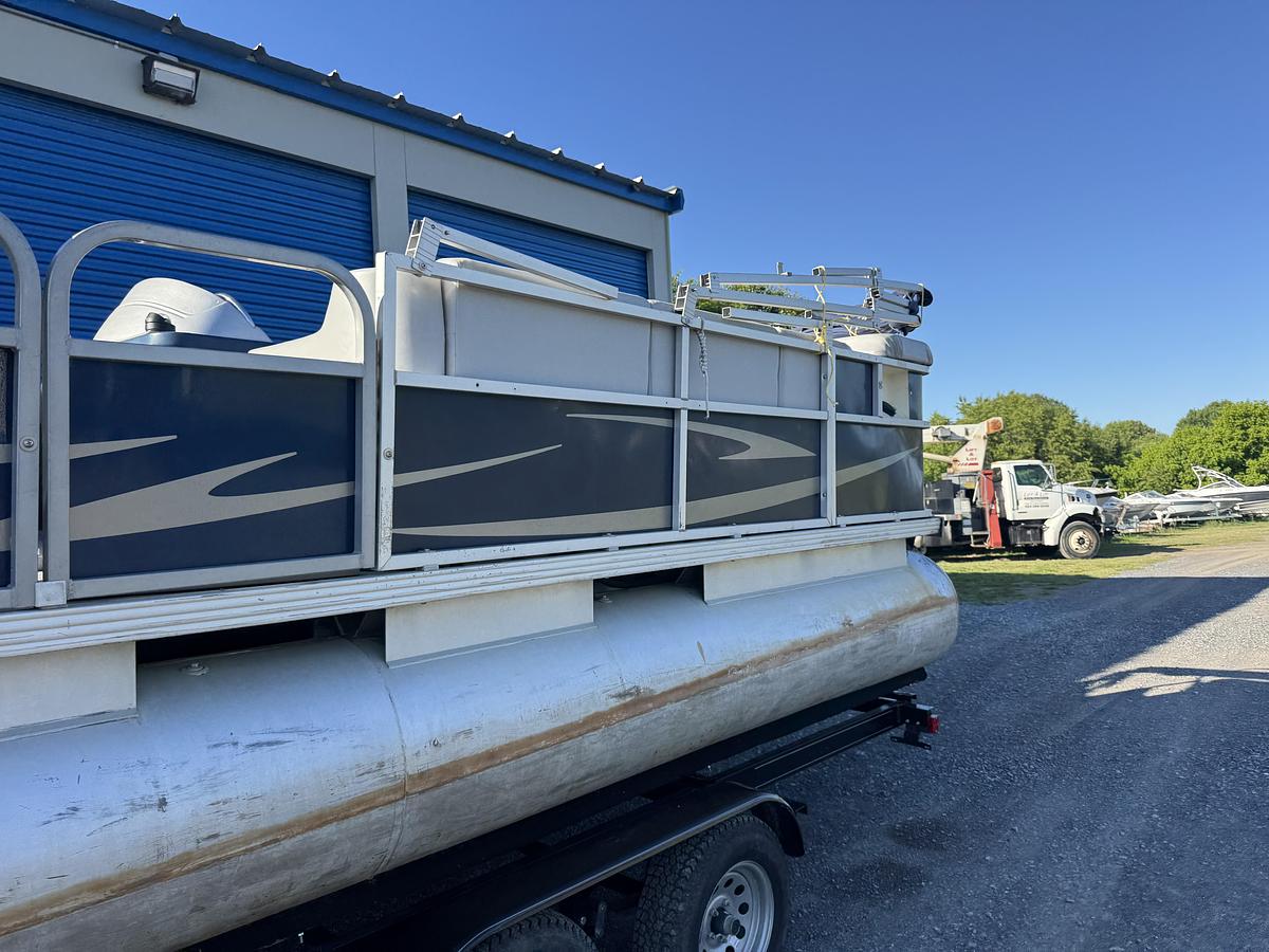 Used 1999 Crest 2200 DL