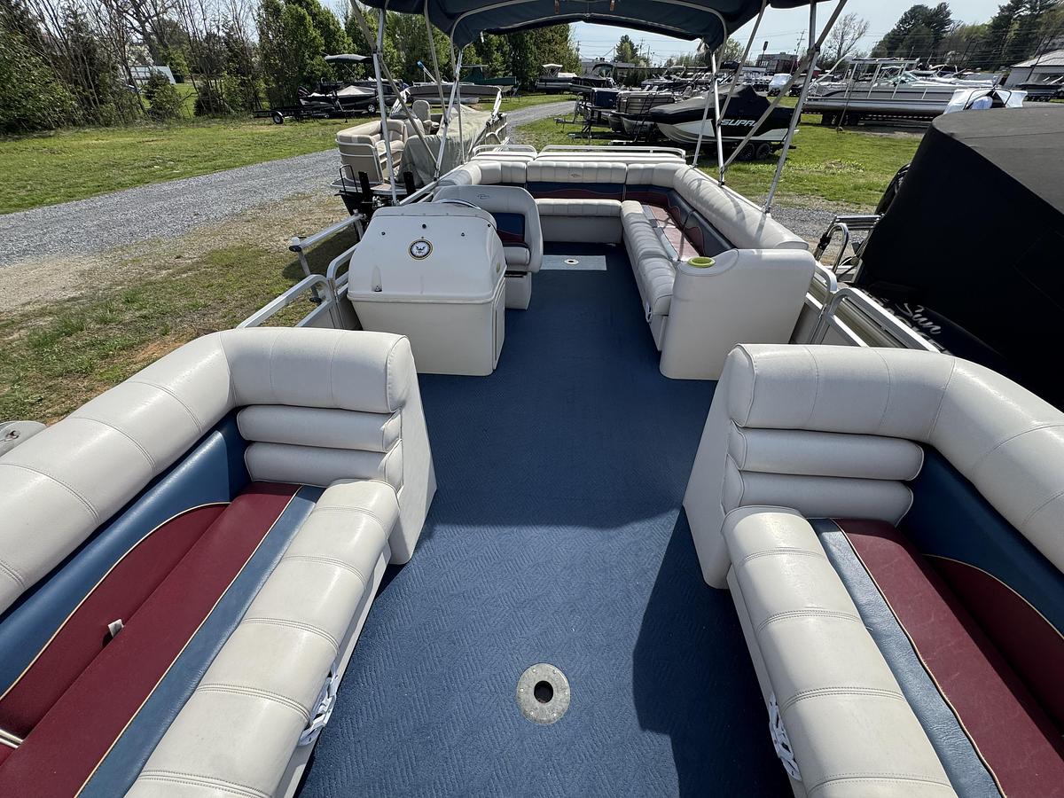 Used 2001 Sylvan Capri 8526