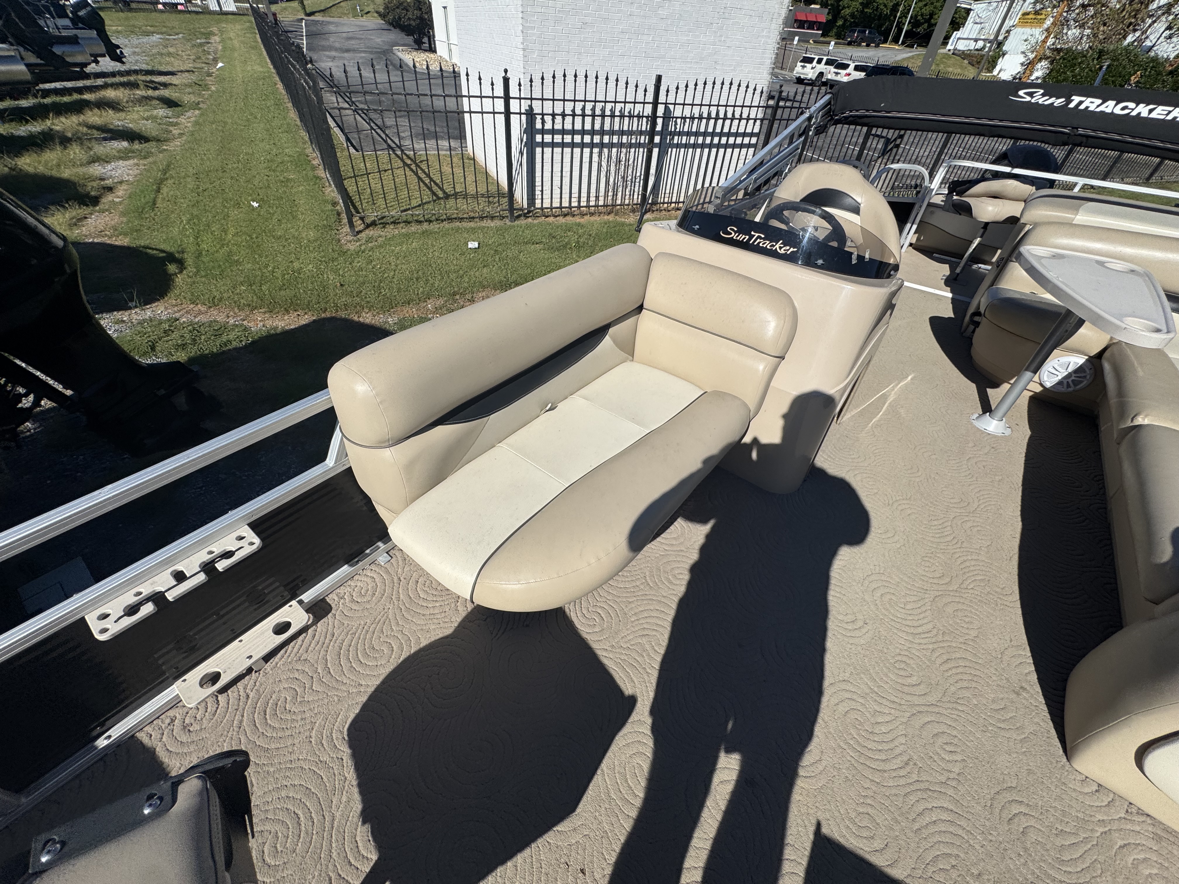 Used 2013 Sun Tracker Fishing Barge 24 DLX