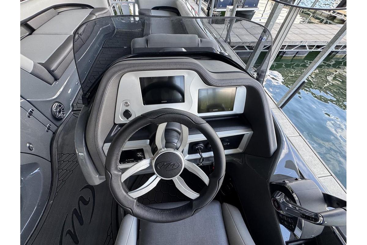 2024 Manitou XT 27 Split Rear Windshield (Srw)