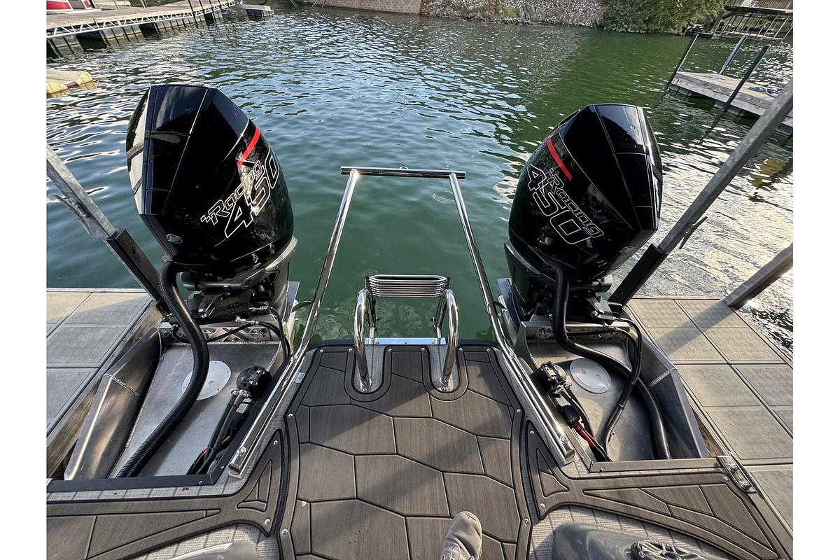 2024 Manitou XT 27 Split Rear Windshield (Srw)