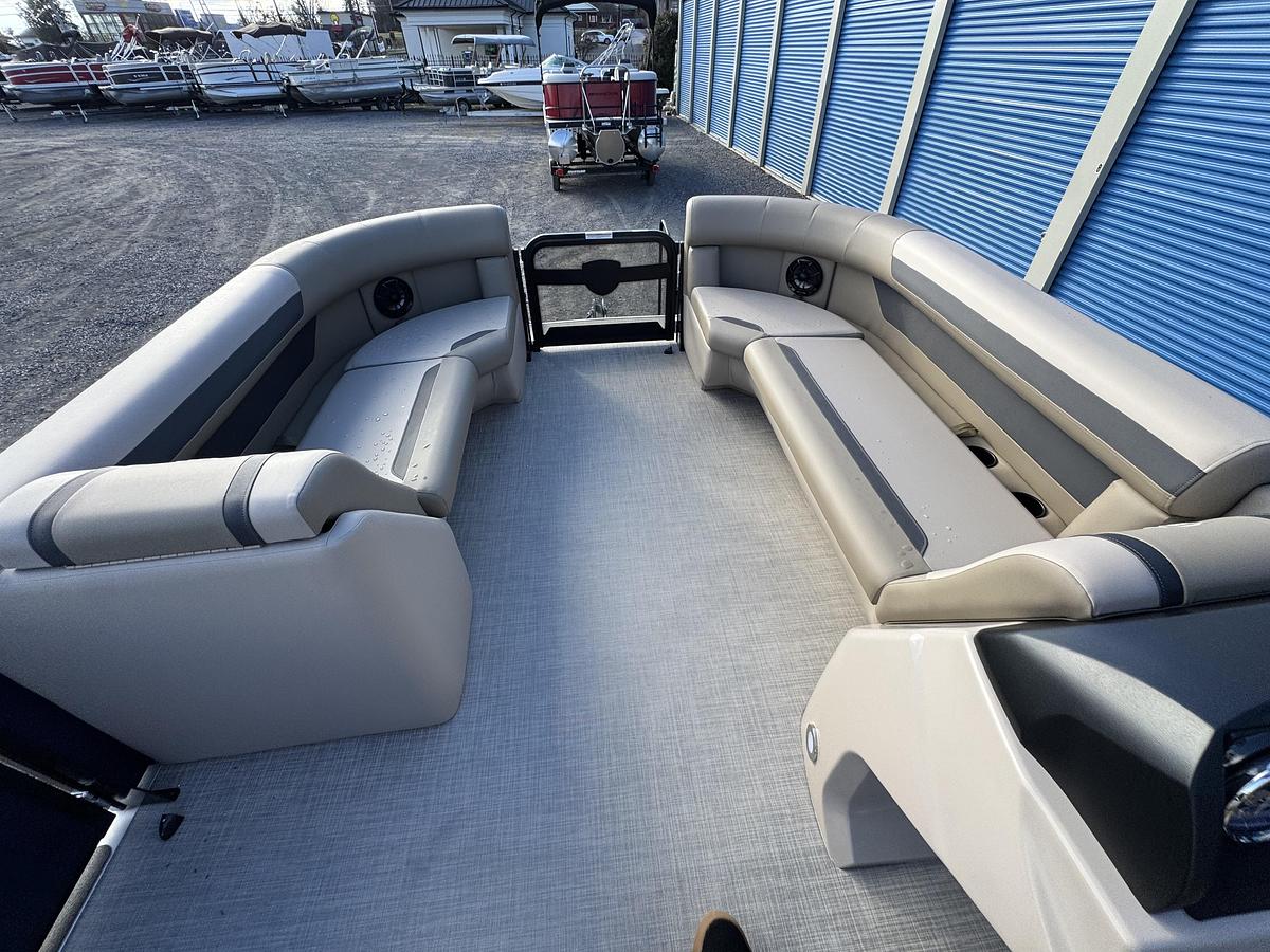 Used 2026 Premier 220 SunScape RL