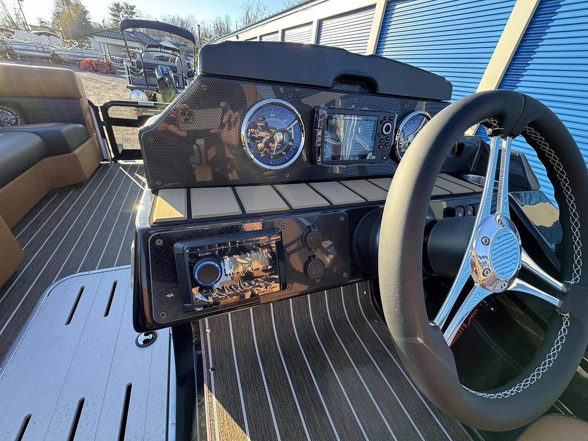 2026 Premier 230 SunSation RS (Rear Social)