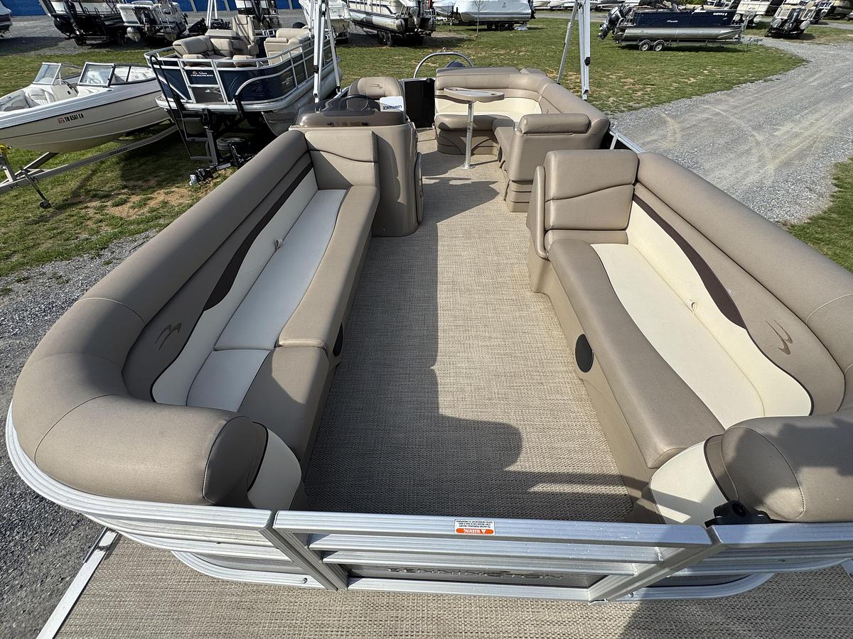 2019 Bennington 22 SL