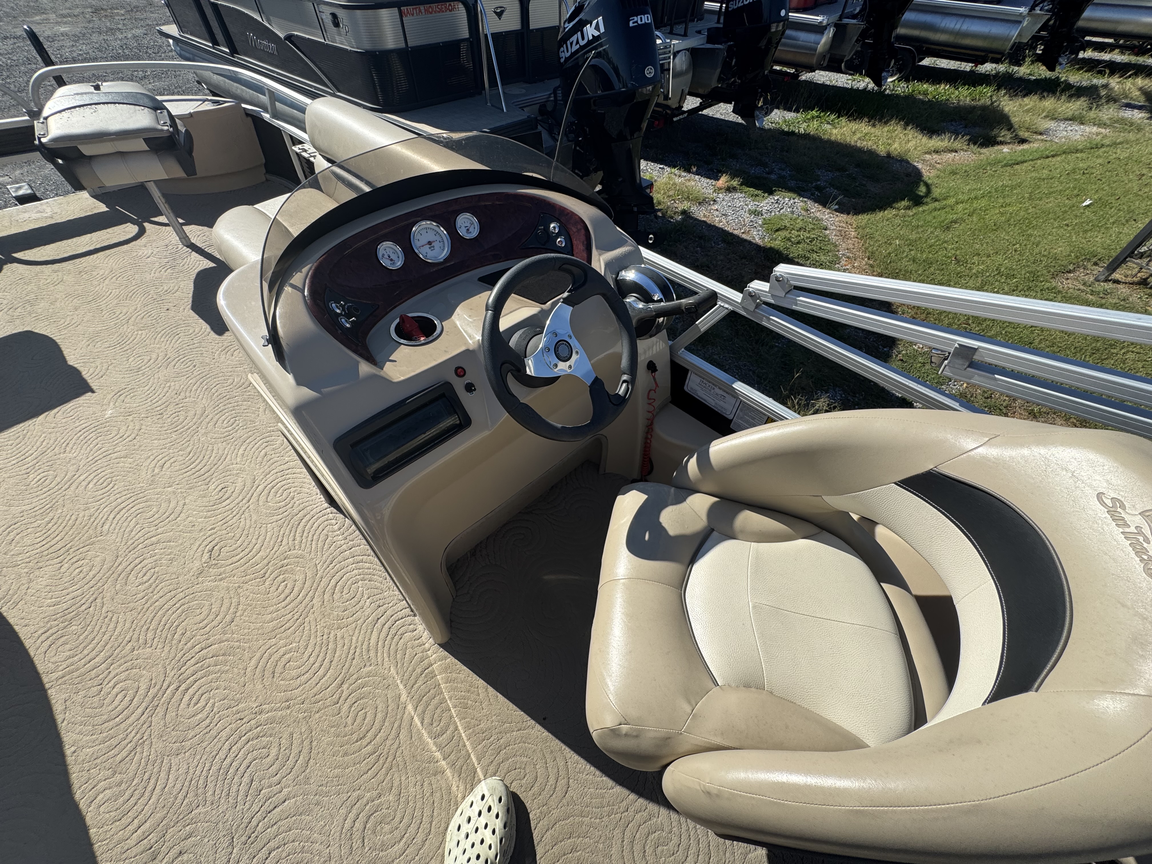 Used 2013 Sun Tracker Fishing Barge 24 DLX