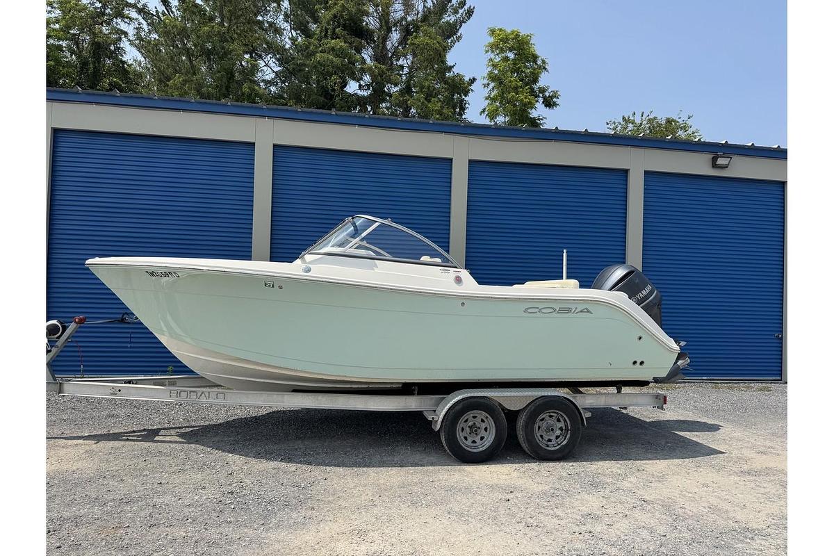 Used 2021 Cobia 220 DC